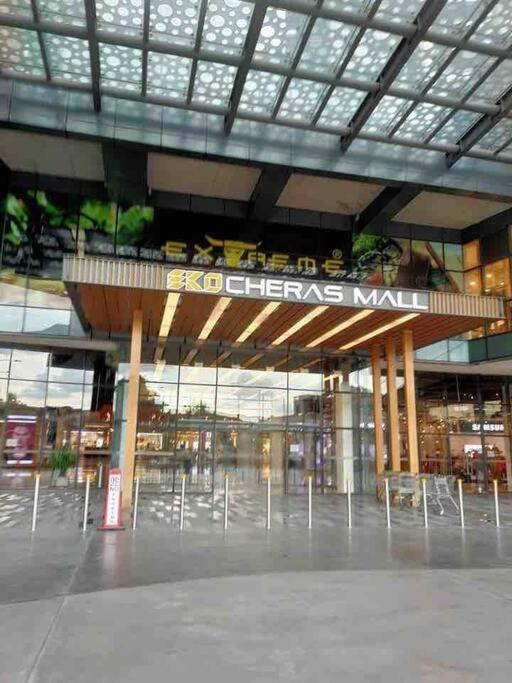 2Br 8Pax Swingduplexekocherasmall—Infinitypool Mrt Kuala Lumpur Bagian luar foto